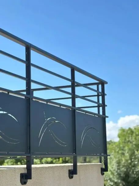 Garde-corps métallique pour terrasse installé en Drôme-ADF26